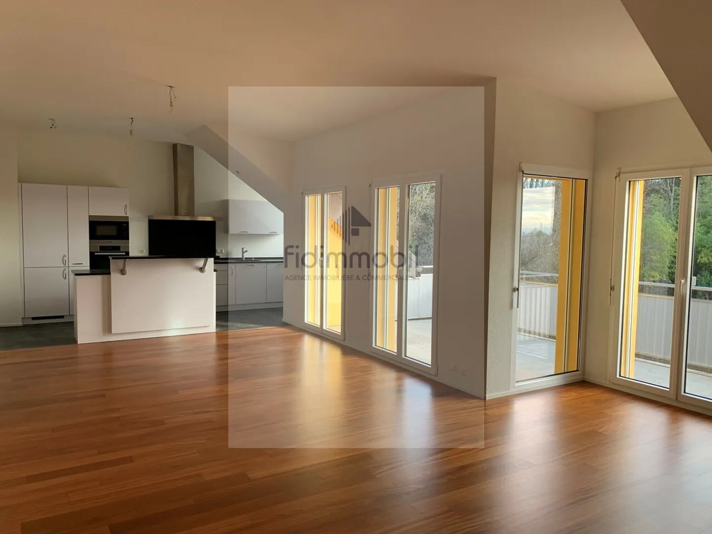 Duplex di alta qualità nel cuore del villaggio di Hauterive - Foto 1 di 10