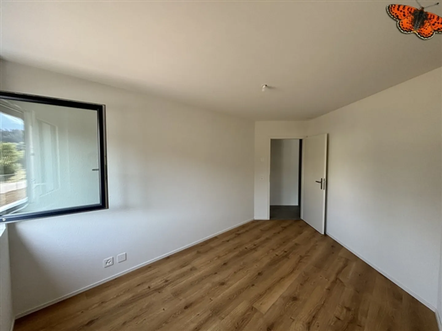 RARE! WONDERFUL 4 1/2 ROOMS ON THE GROUND FLOOR - Large Garden & Terrace! - Photo 8 of 14