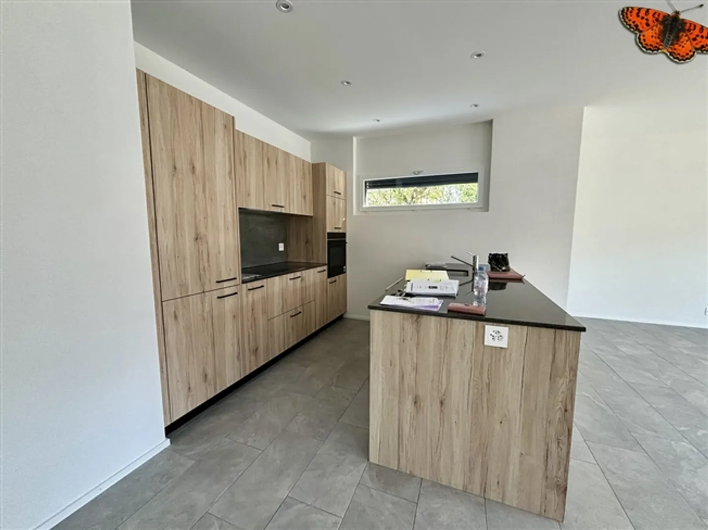 RARE! WONDERFUL 4 1/2 ROOMS ON THE GROUND FLOOR - Large Garden & Terrace! - Photo 4 of 14