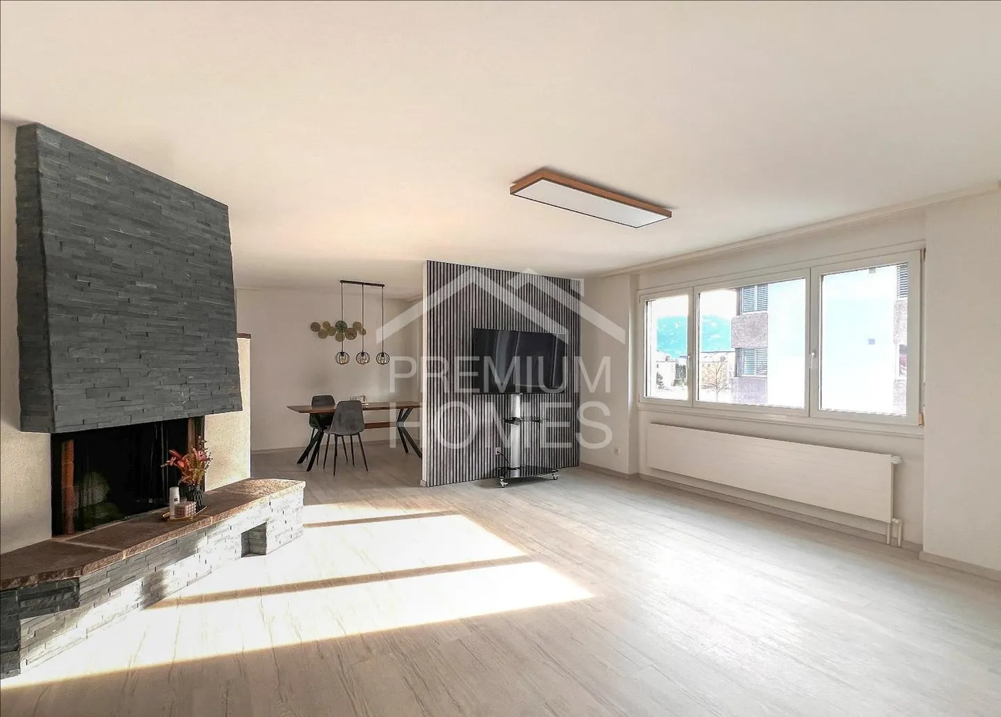 MY OWN FOUR WALLS - Photo 2 of 7