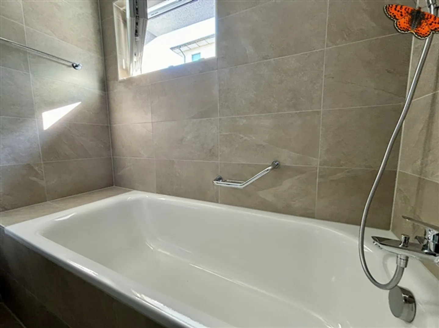 RARE! WONDERFUL 4 1/2 ROOMS ON THE GROUND FLOOR - Large Garden & Terrace! - Photo 11 of 14