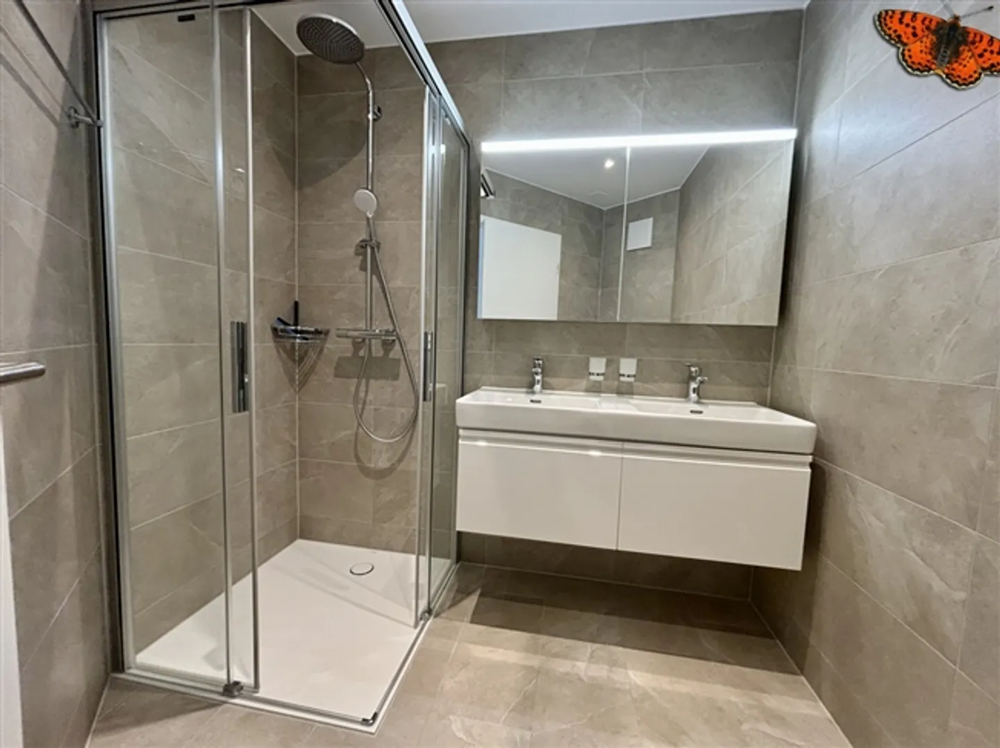 RARE! WONDERFUL 4 1/2 ROOMS ON THE GROUND FLOOR - Large Garden & Terrace! - Photo 12 of 14