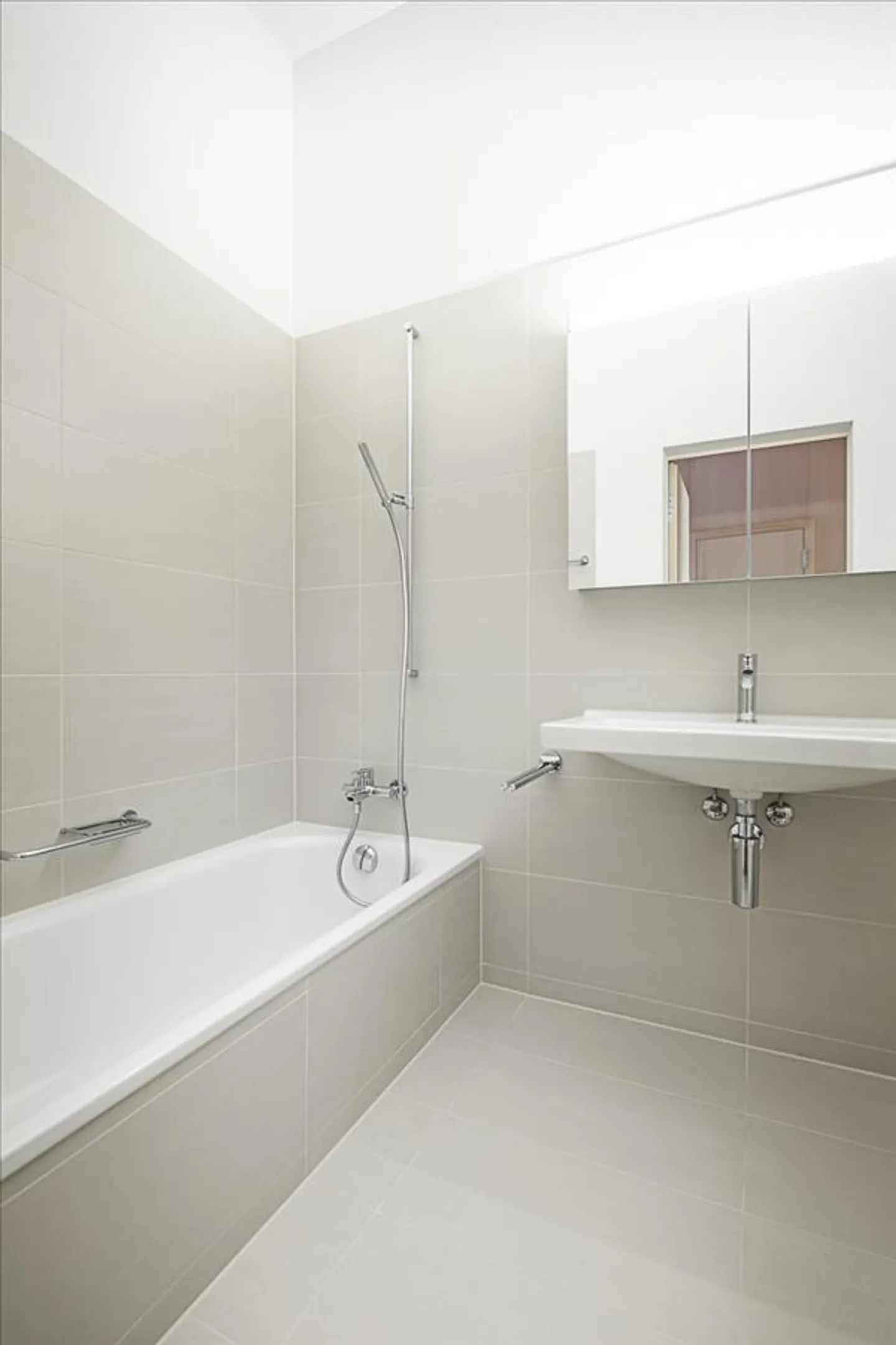 Louer sans dépôt - Tschent Wohna - urbain avec beaucoup d'espace vert - Photo 8 sur 11