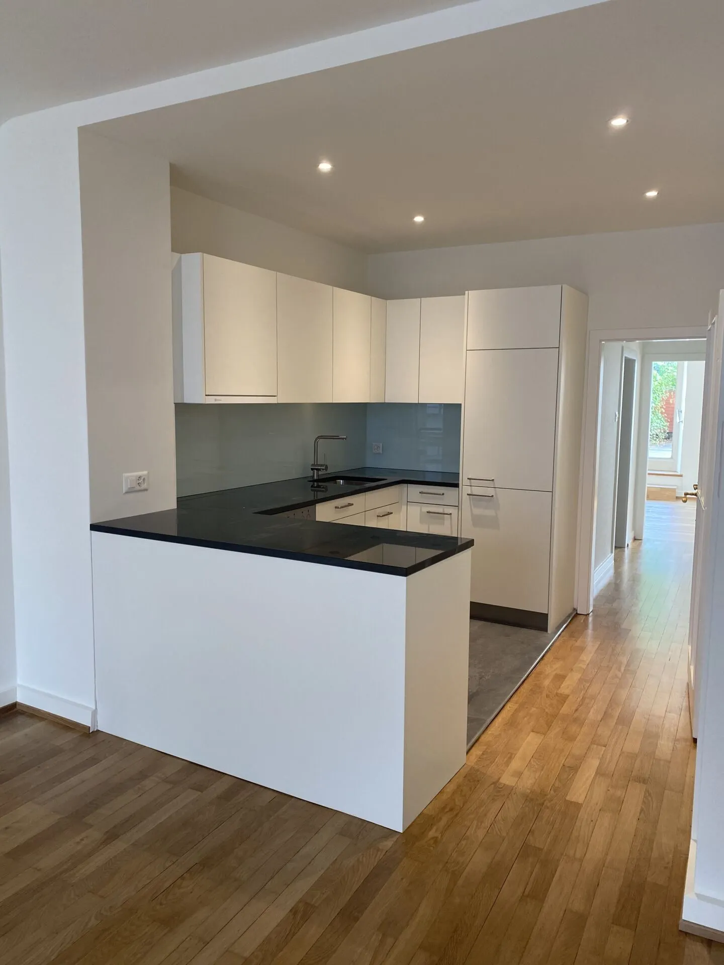 Sanierte Altbauwohnung im Herzen von Basel - Photo 2 sur 8