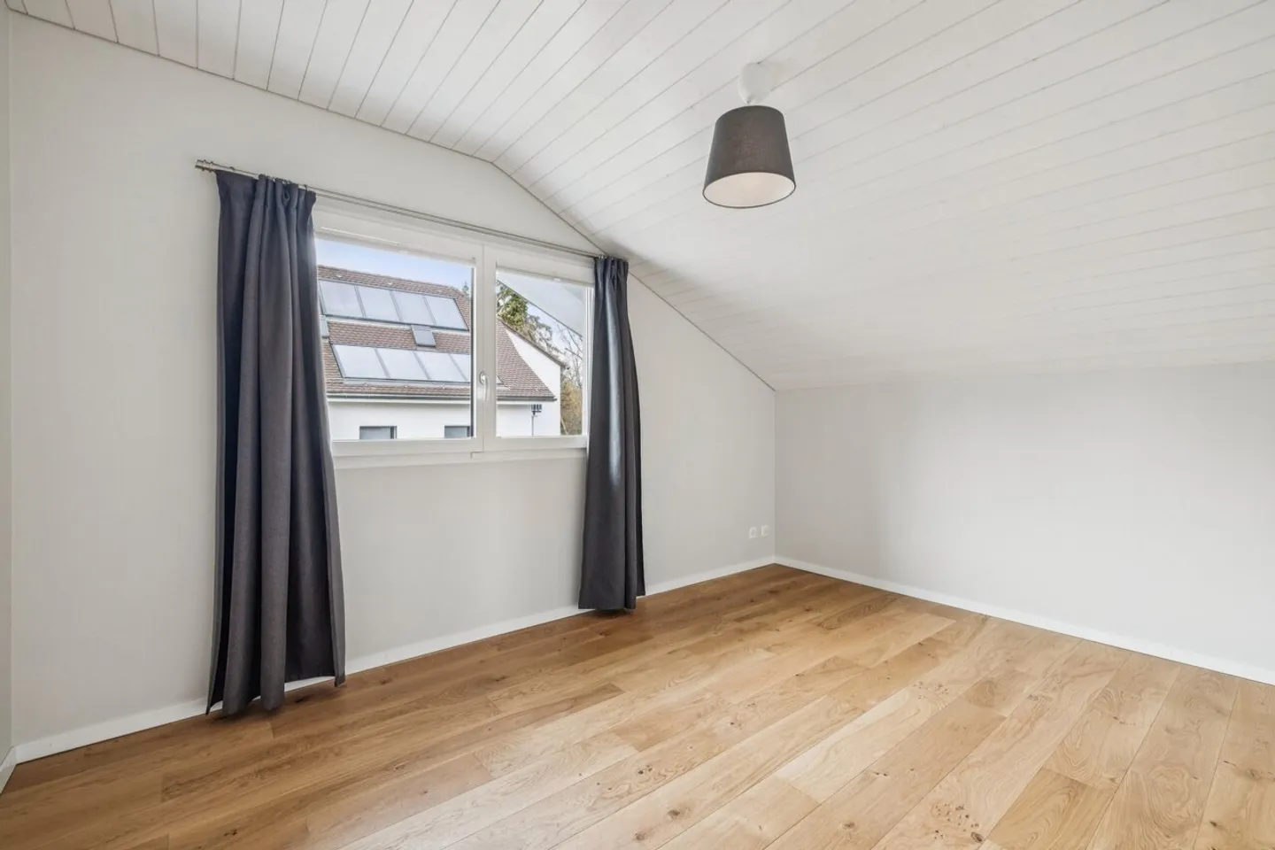 Hervorragende Doppelhaushälfte mit Garten und Terrasse - Foto 9 von 16