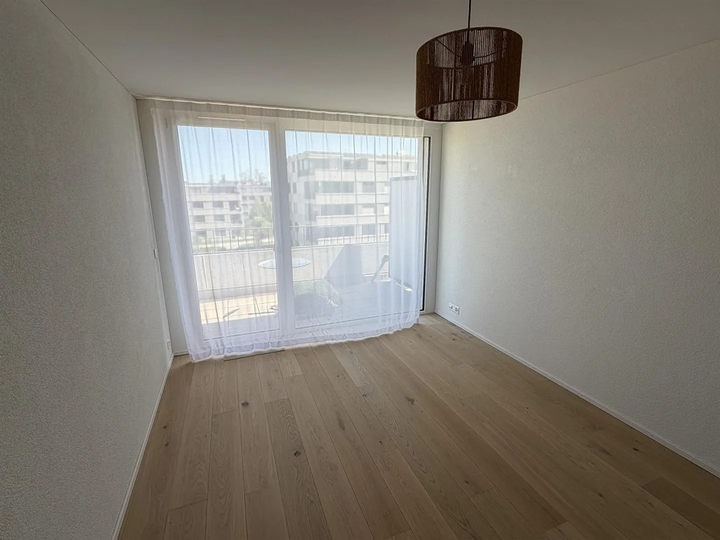 Vivere comodamente vicino al lago con due terrazze e smart home - Foto 18 di 30