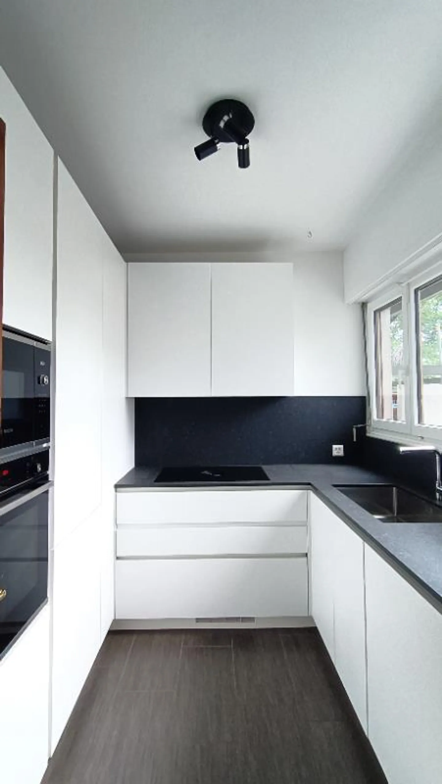 3.5 Room Apartment - Photo 5 of 5