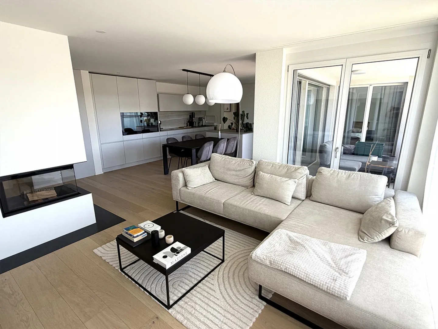 Vivere comodamente vicino al lago con due terrazze e smart home - Foto 7 di 30