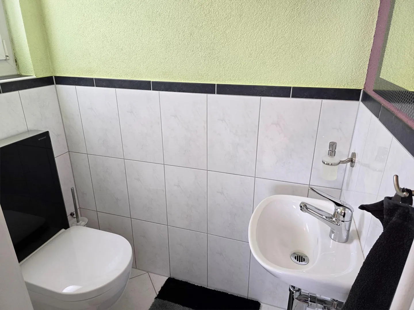 Casa unifamiliare di 5,5 stanze in posizione tranquilla con giardino ben curato - Foto 6 di 10