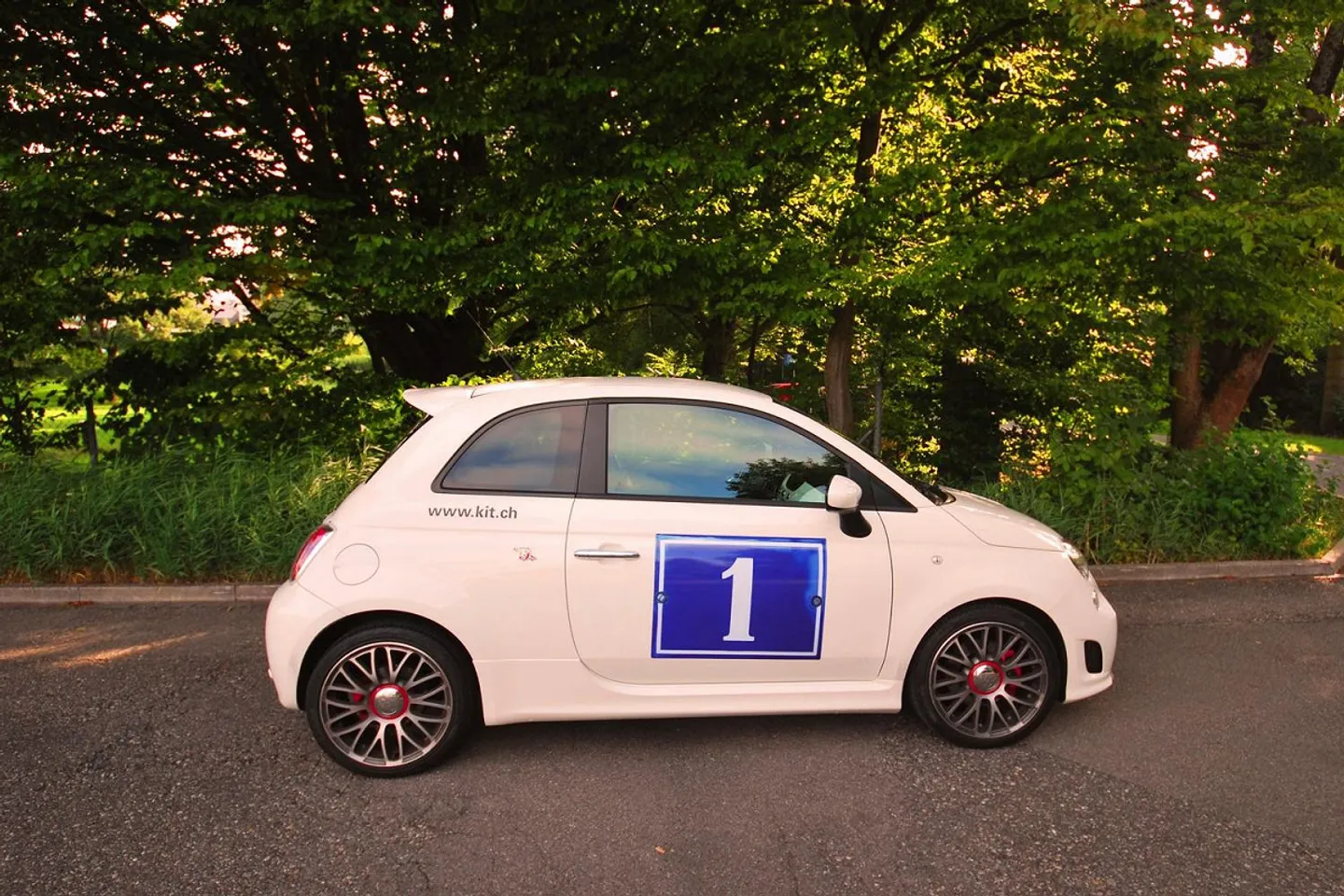 Outdoor parking spaces for rent - Photo 1 of 1