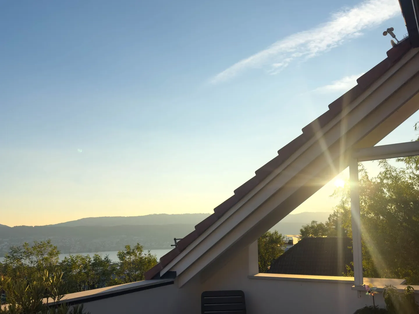 Lumière, Air et Sensation d'Espace Généreux dans le Meilleur Emplacement. - Photo 1 sur 6