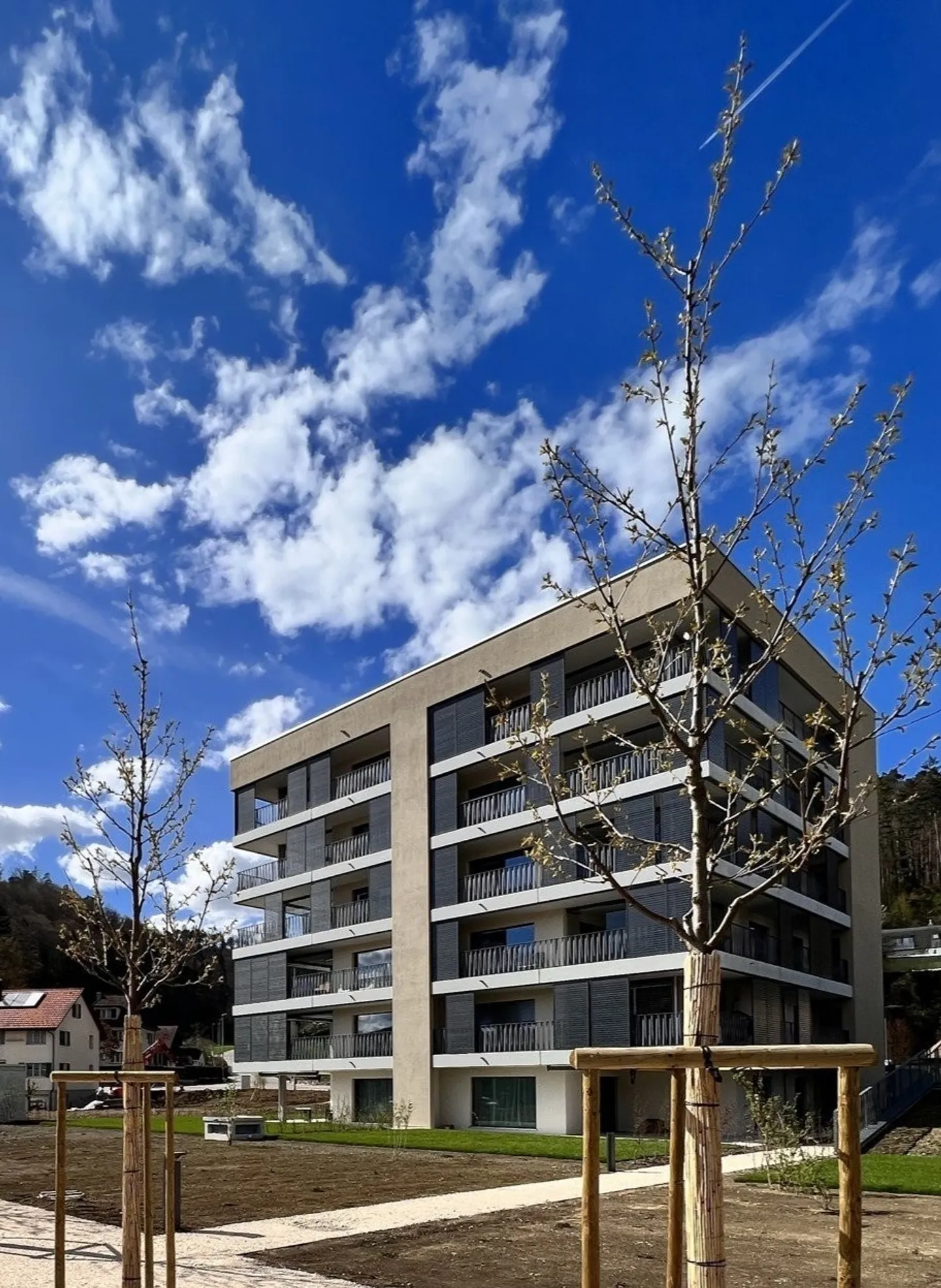 Modernes Apartment mit Balkon - Foto 1 von 17