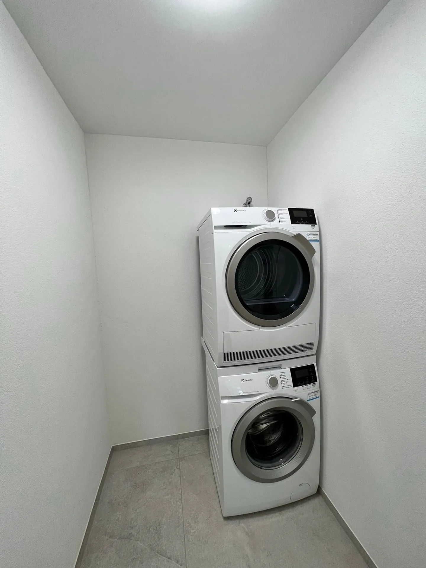 Modernes Apartment mit Balkon - Foto 13 von 17