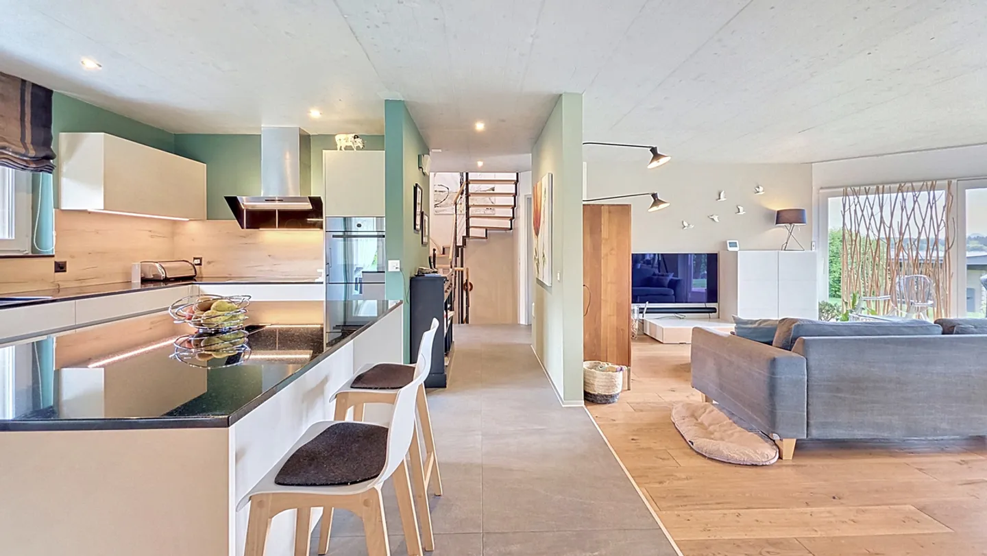 Charming Villa with Garden - Photo 15 of 28
