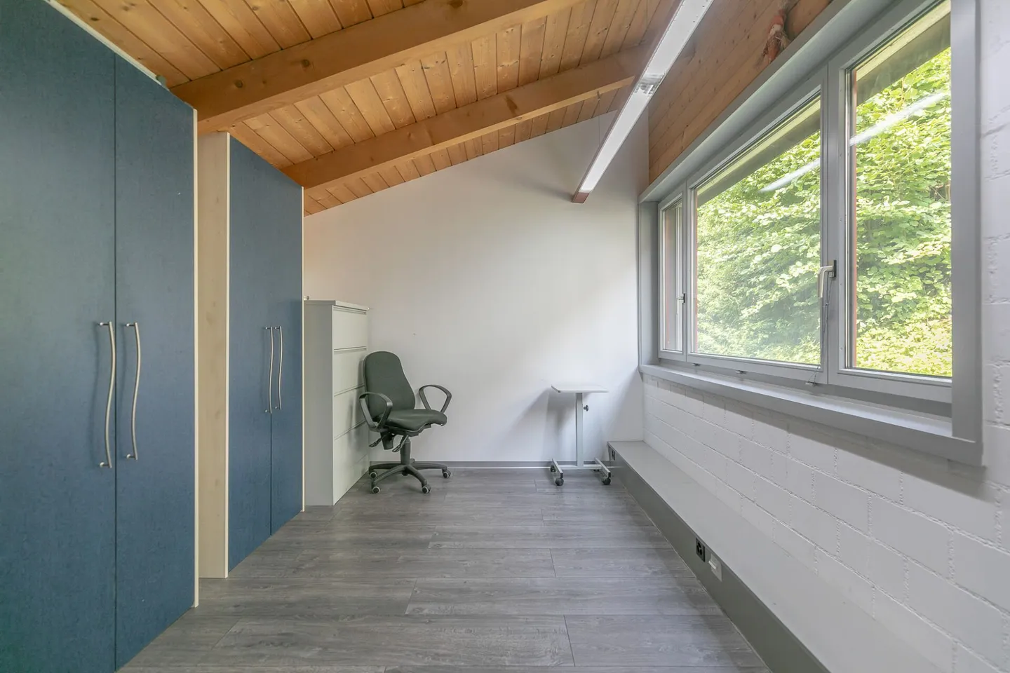 Proprietà commerciale con ufficio open space - Foto 9 di 13