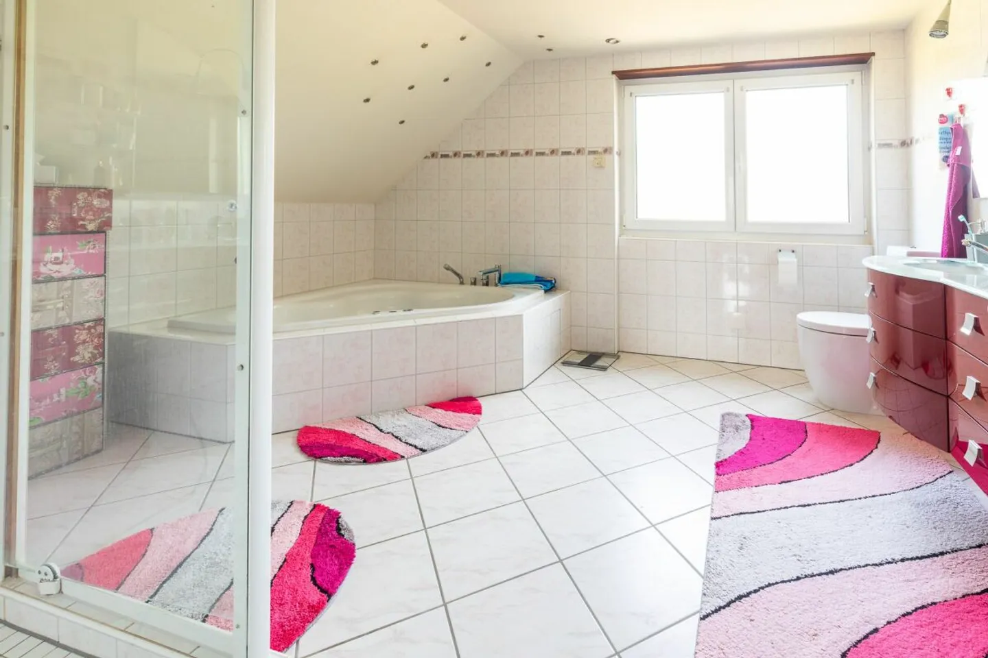 Villa unifamiliare spaziosa - vista mozzafiato e garantita sul lago di Neuchâtel - Casa unifamiliare spaziosa - vista garantita sul lago di Neuchâtel - Foto 12 di 24