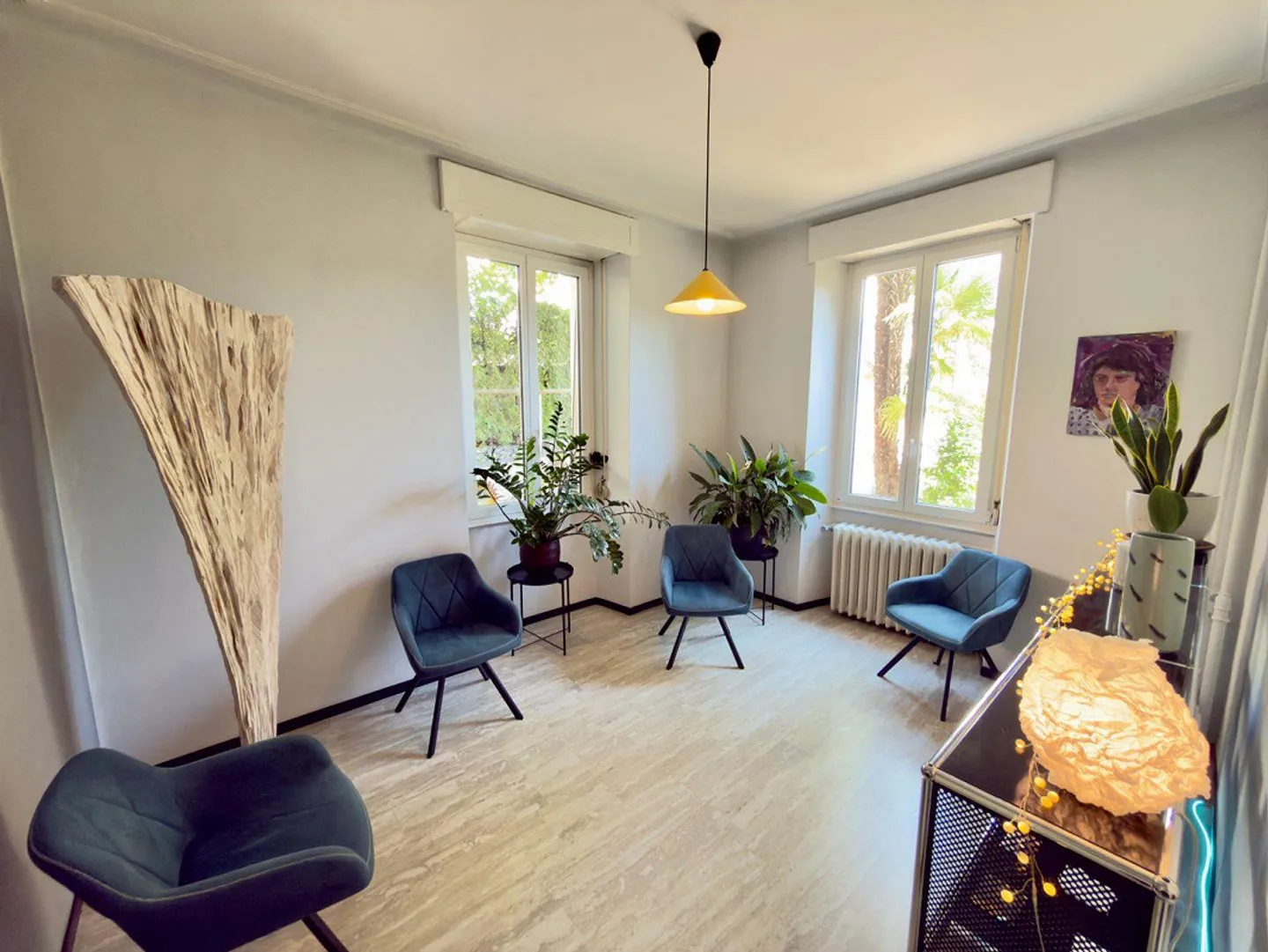 Elegant commercial space in a historic villa in a strategic location - Photo 3 of 9