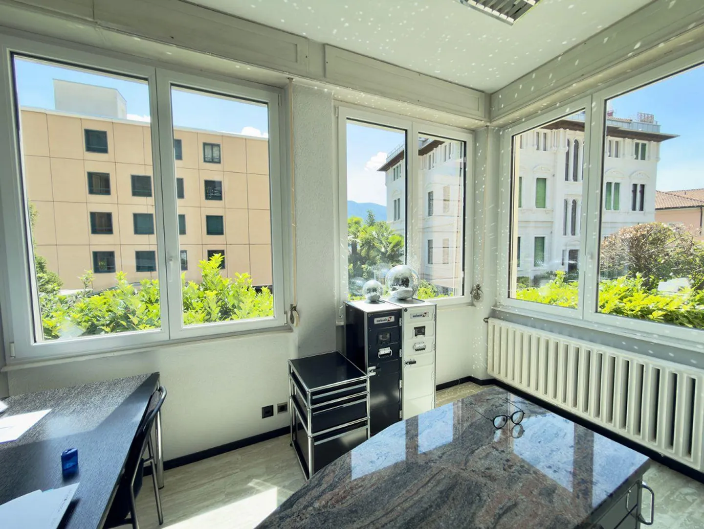 Elegant commercial space in a historic villa in a strategic location - Photo 4 of 9