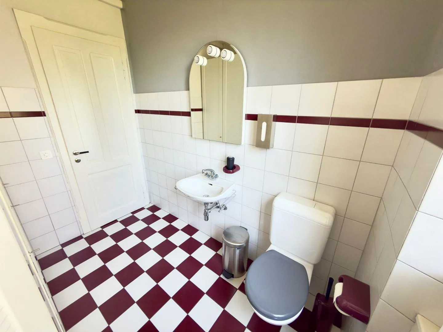 Elegant commercial space in a historic villa in a strategic location - Photo 5 of 9