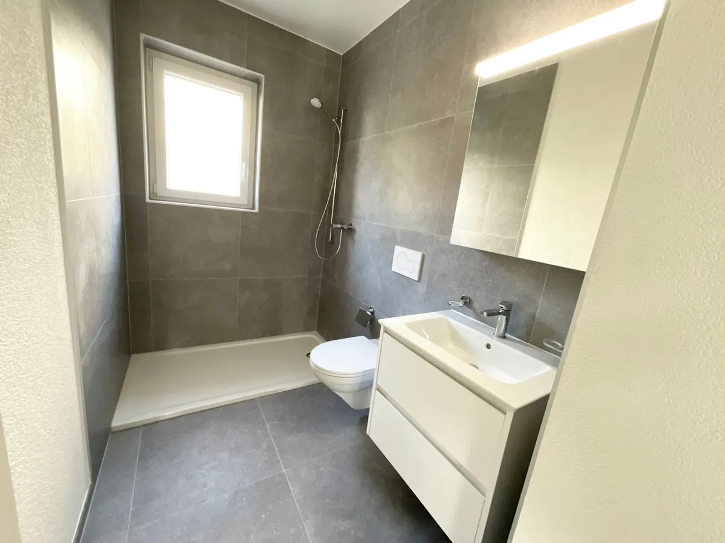 Beautiful 3-room apartment, completely renovated with balcony - Photo 7 of 8