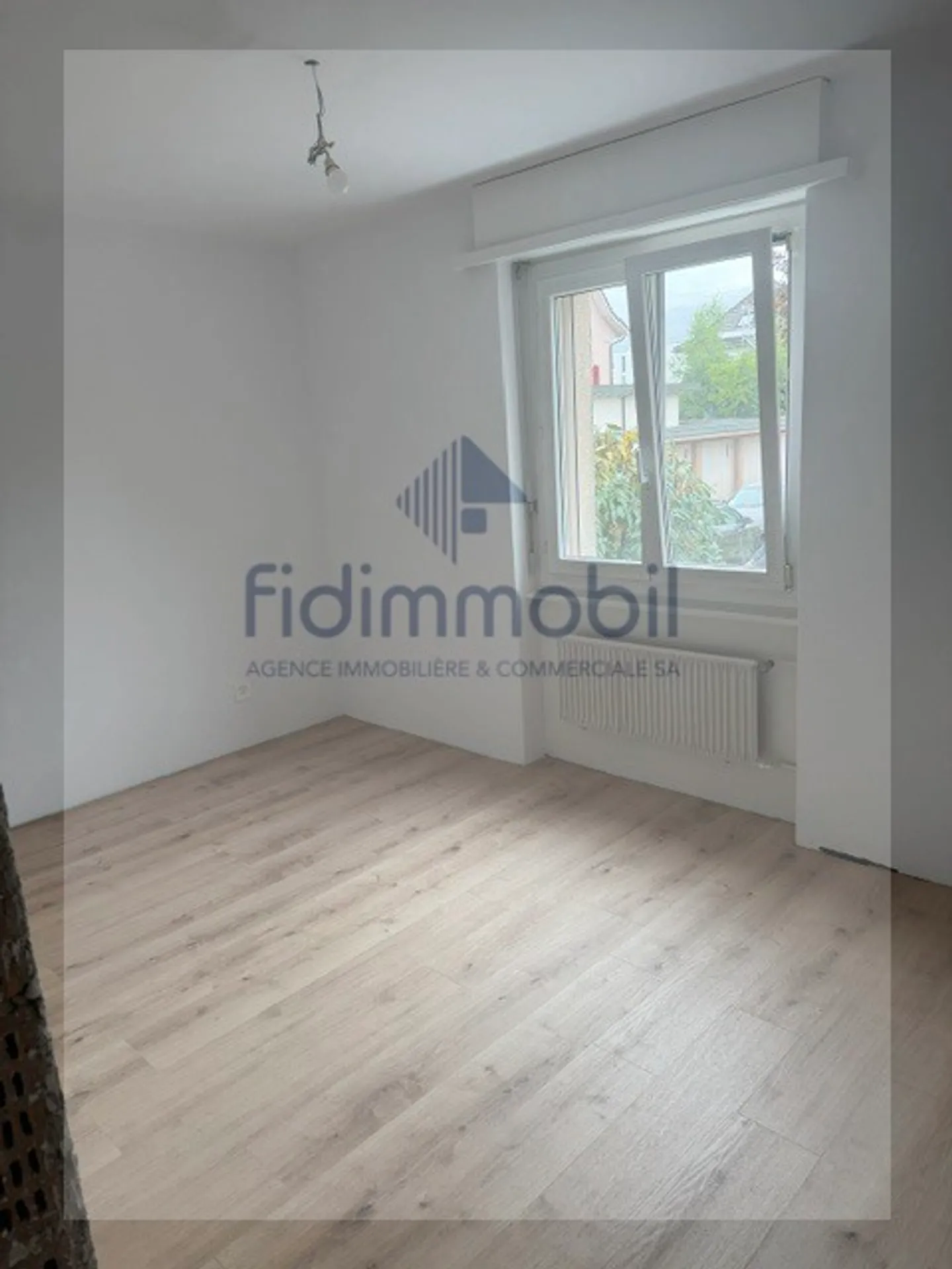 Completely renovated 4-room apartment - Photo 5 of 6