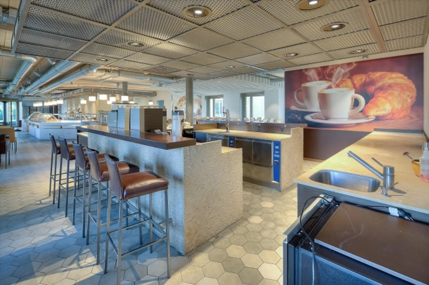 Immeuble mixte à louer - Photo 3 sur 8