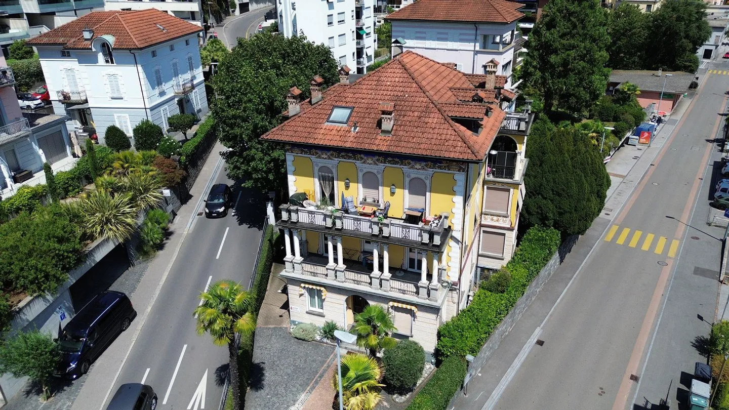 Elegant commercial space in a historic villa in a strategic location - Photo 7 of 9