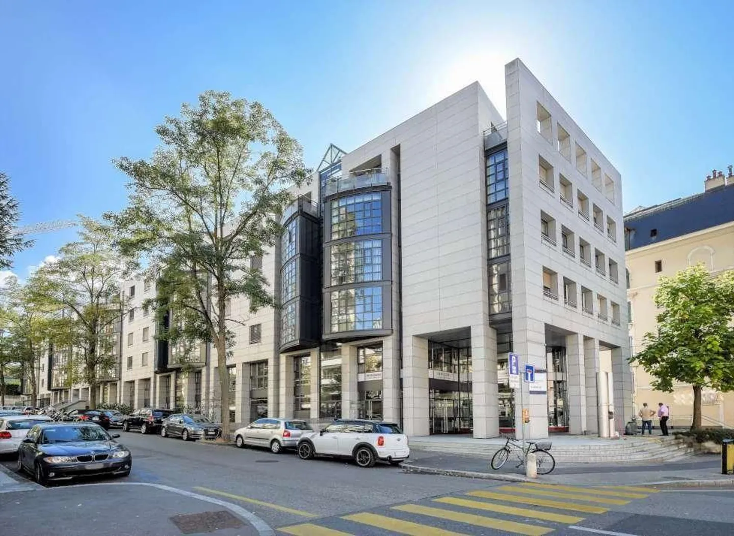 Box for rent in the Eaux-Vives district - Photo 1 of 2