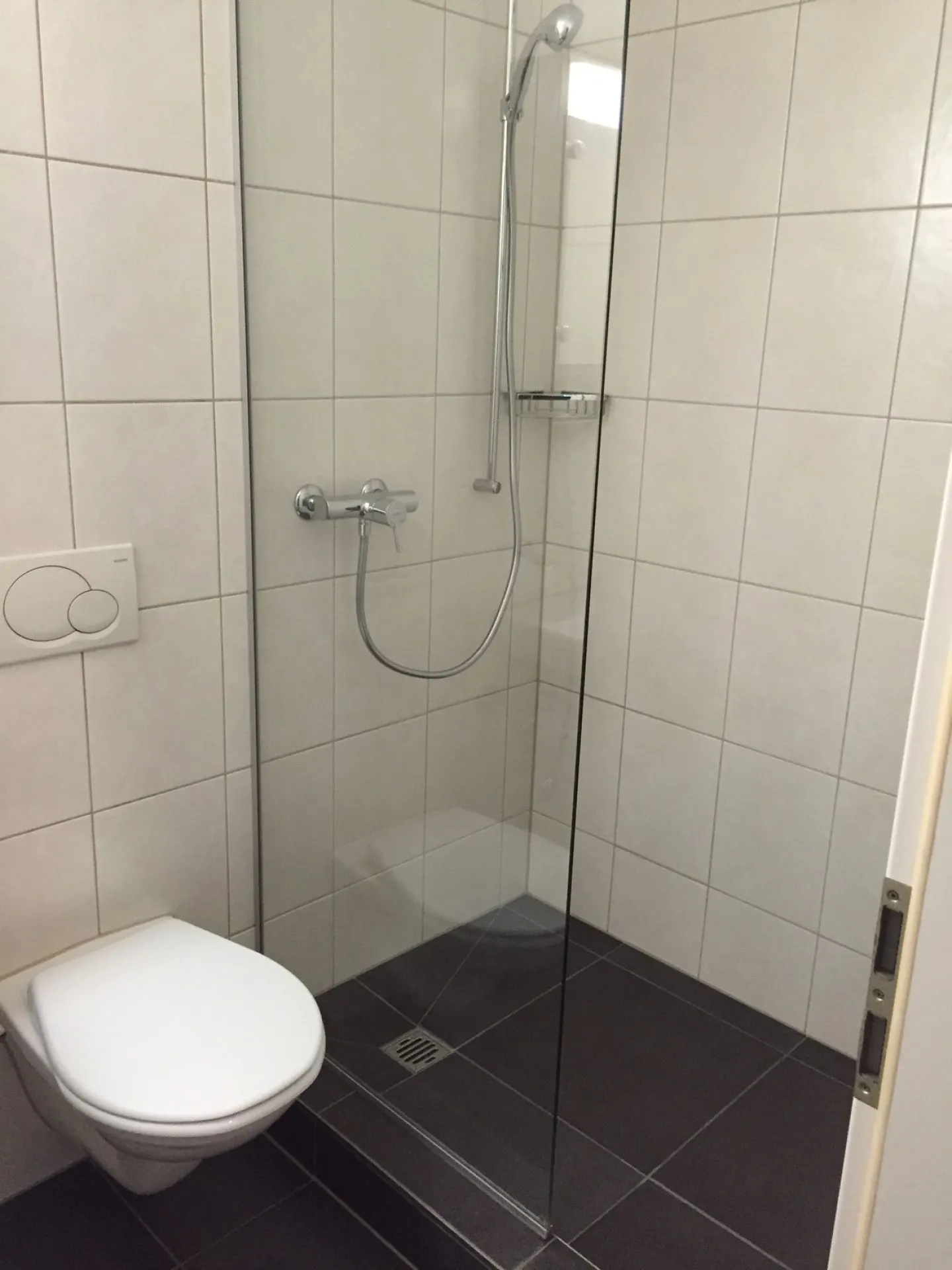 Appartement SIMPLE confortable - Photo 5 sur 6