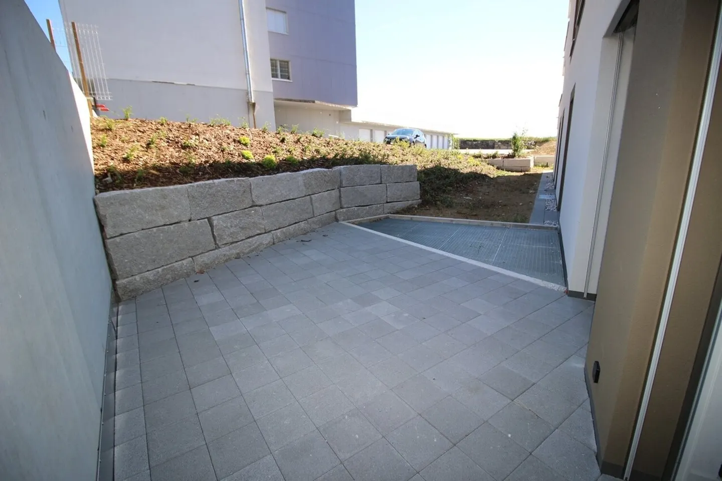 Zeitgemäße Wohnung mit Terrasse - Foto 1 von 12