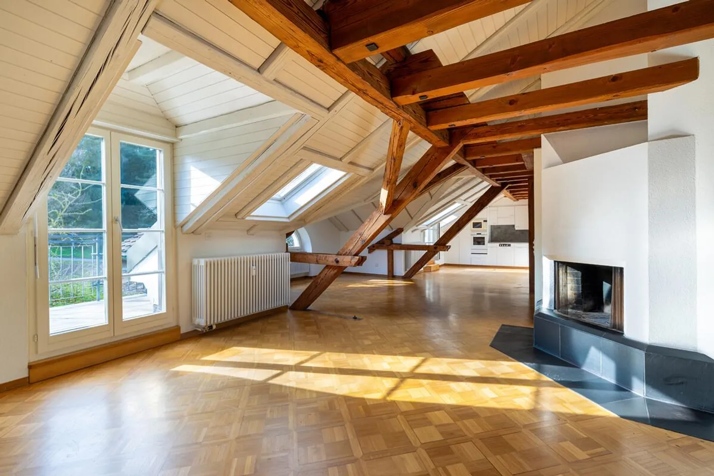 Zürich : appartement historique avec galerie et cheminée - Photo 1 sur 5