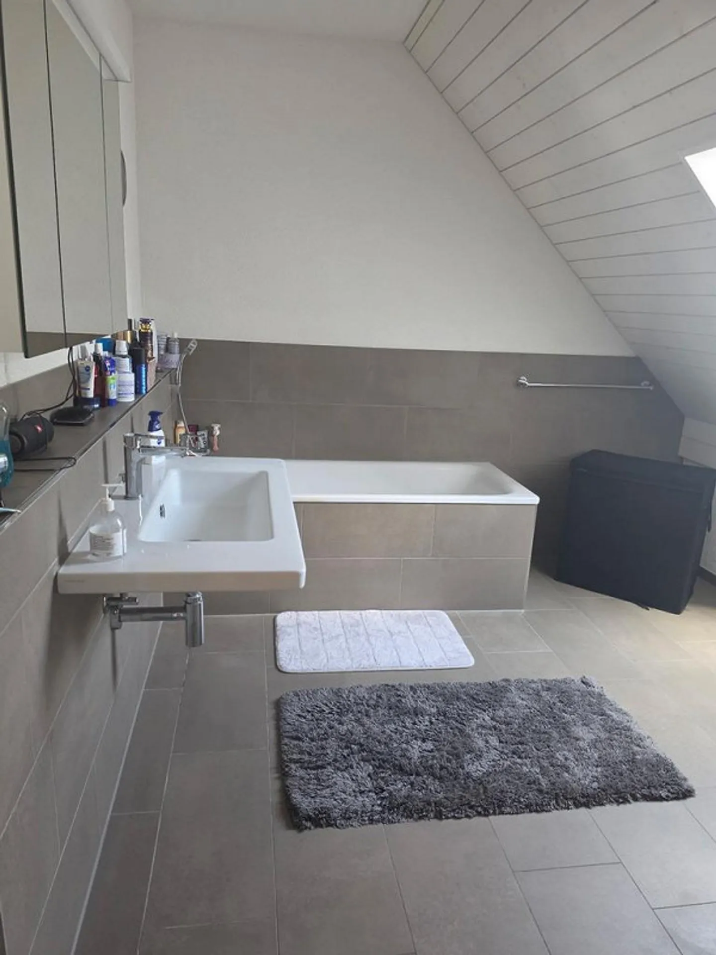 Moderne Wohnung mit Balkon - Foto 5 von 10