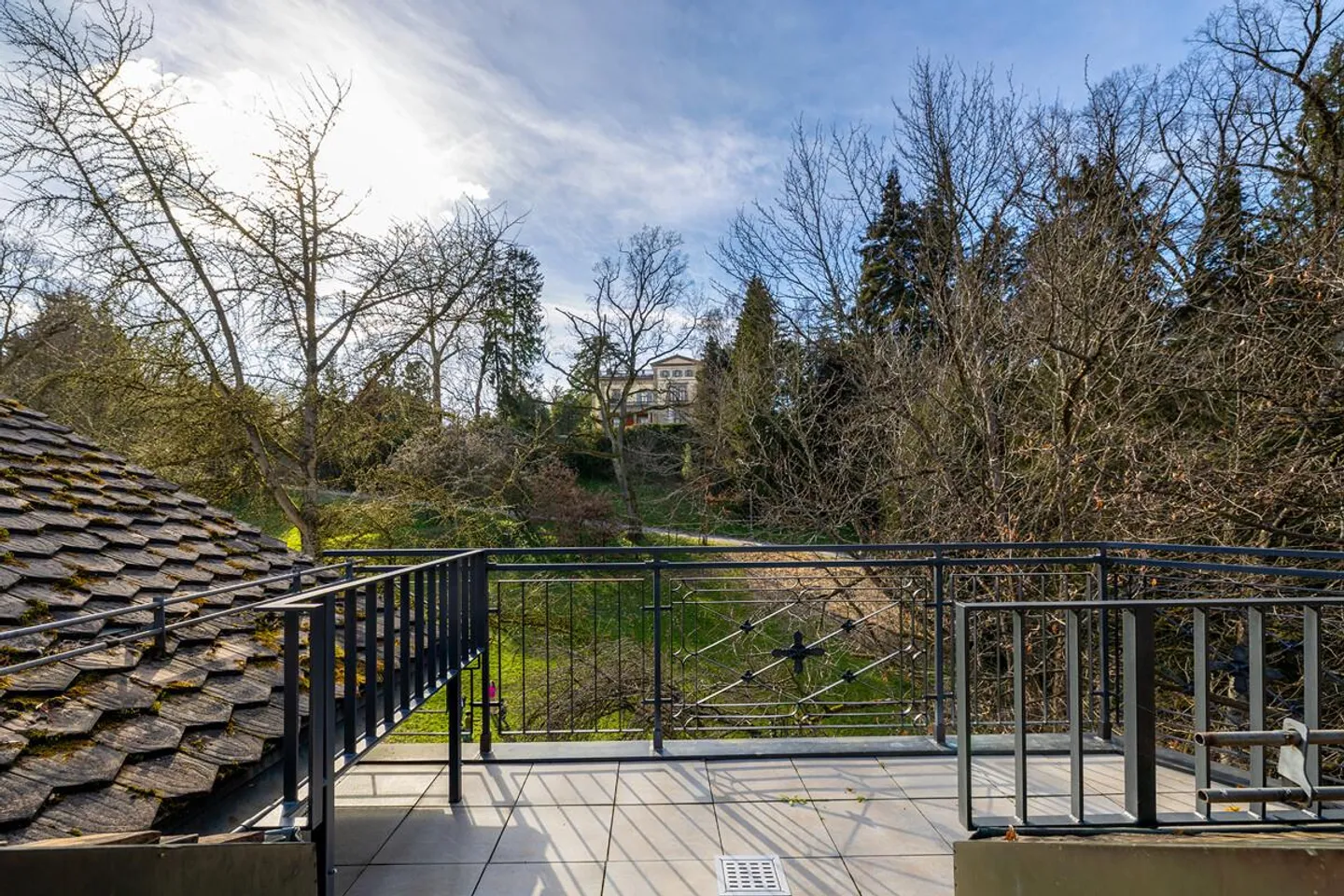 Zürich : appartement historique avec galerie et cheminée - Photo 4 sur 5