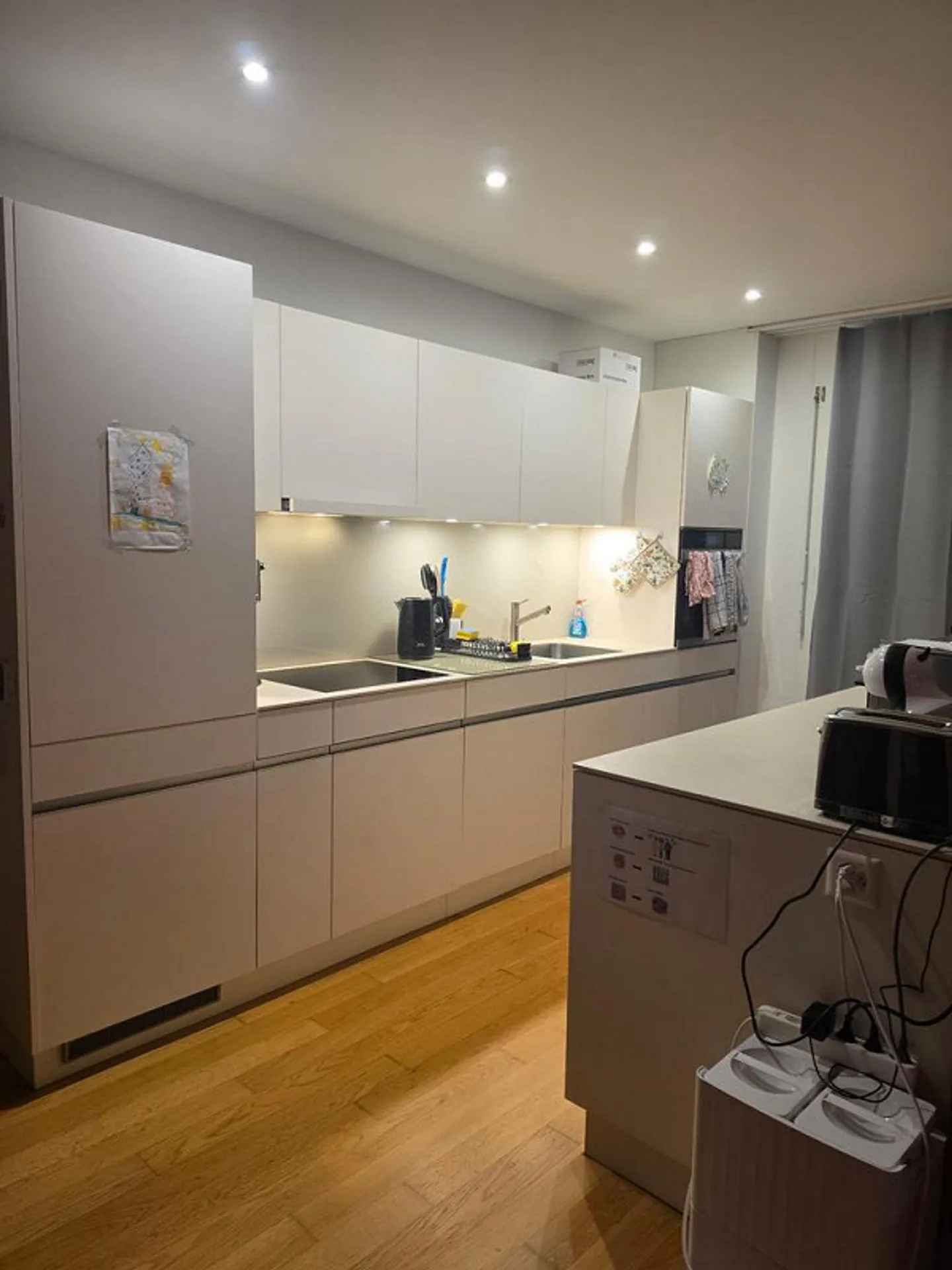 Moderne Wohnung mit Balkon - Foto 3 von 10