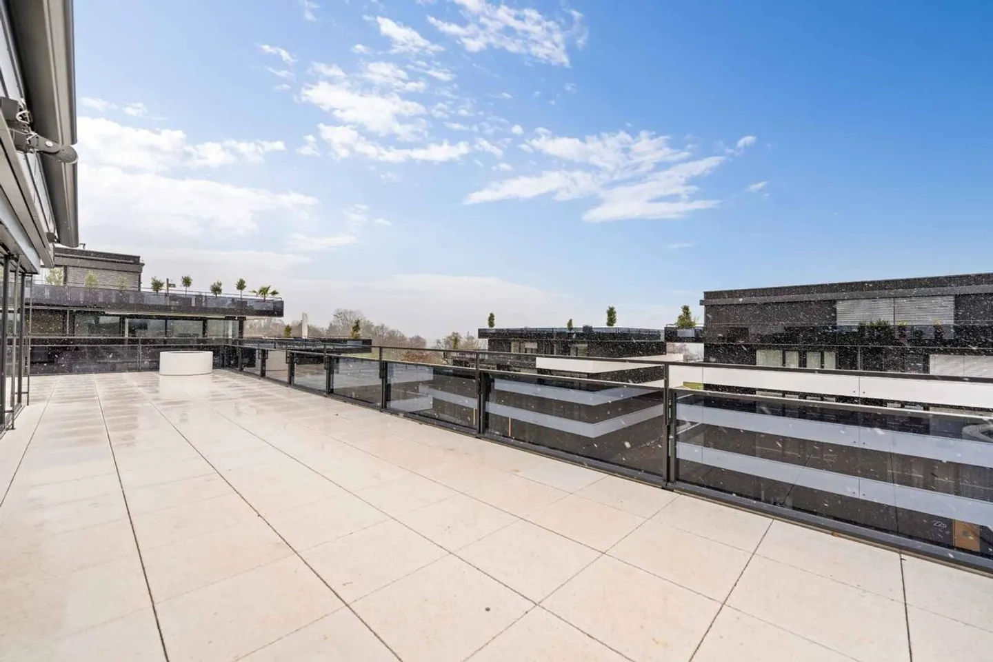Penthouse mit 95 m2 Terrasse - Foto 9 von 10