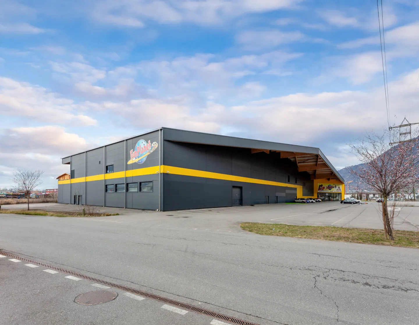 Large recreational area for rent - 4,500 m² in Rennaz - Photo 1 of 1