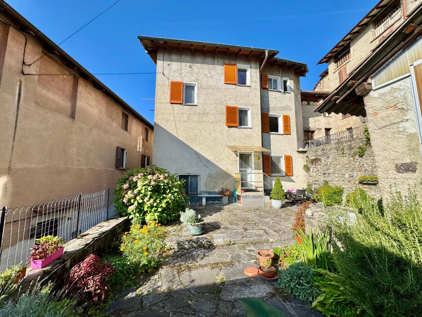 Breno - Einfamilienhaus mit großer Terrasse - Foto 1 von 8