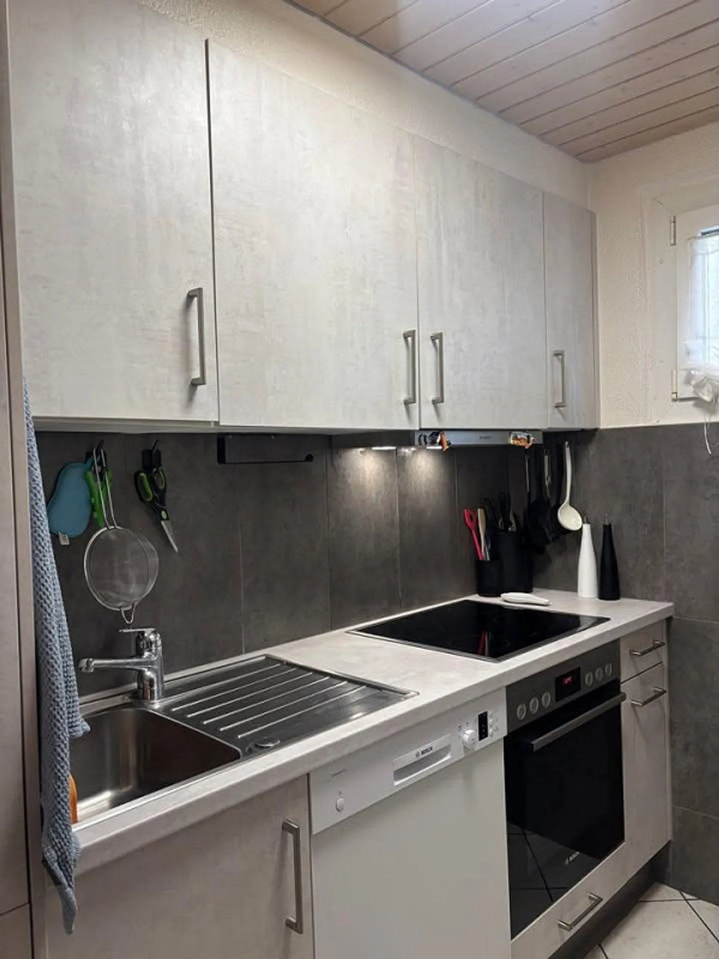 Spacious 2-room apartment with terrace in La Coudre, Neuchâtel - Photo 8 of 20