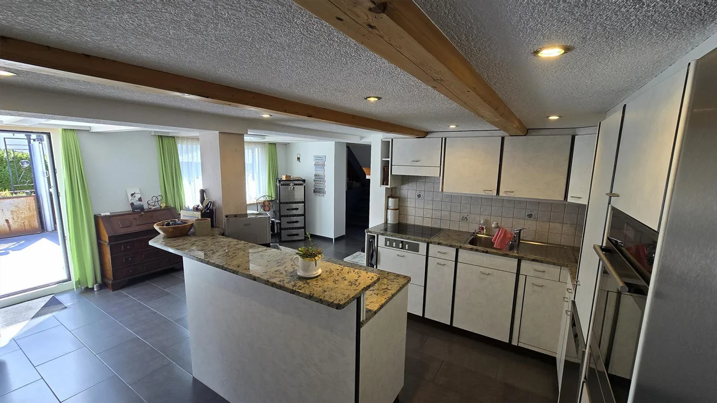 Maison individuelle de 5 pièces – Vivre au cœur du village de Bönigen - Photo 6 sur 21