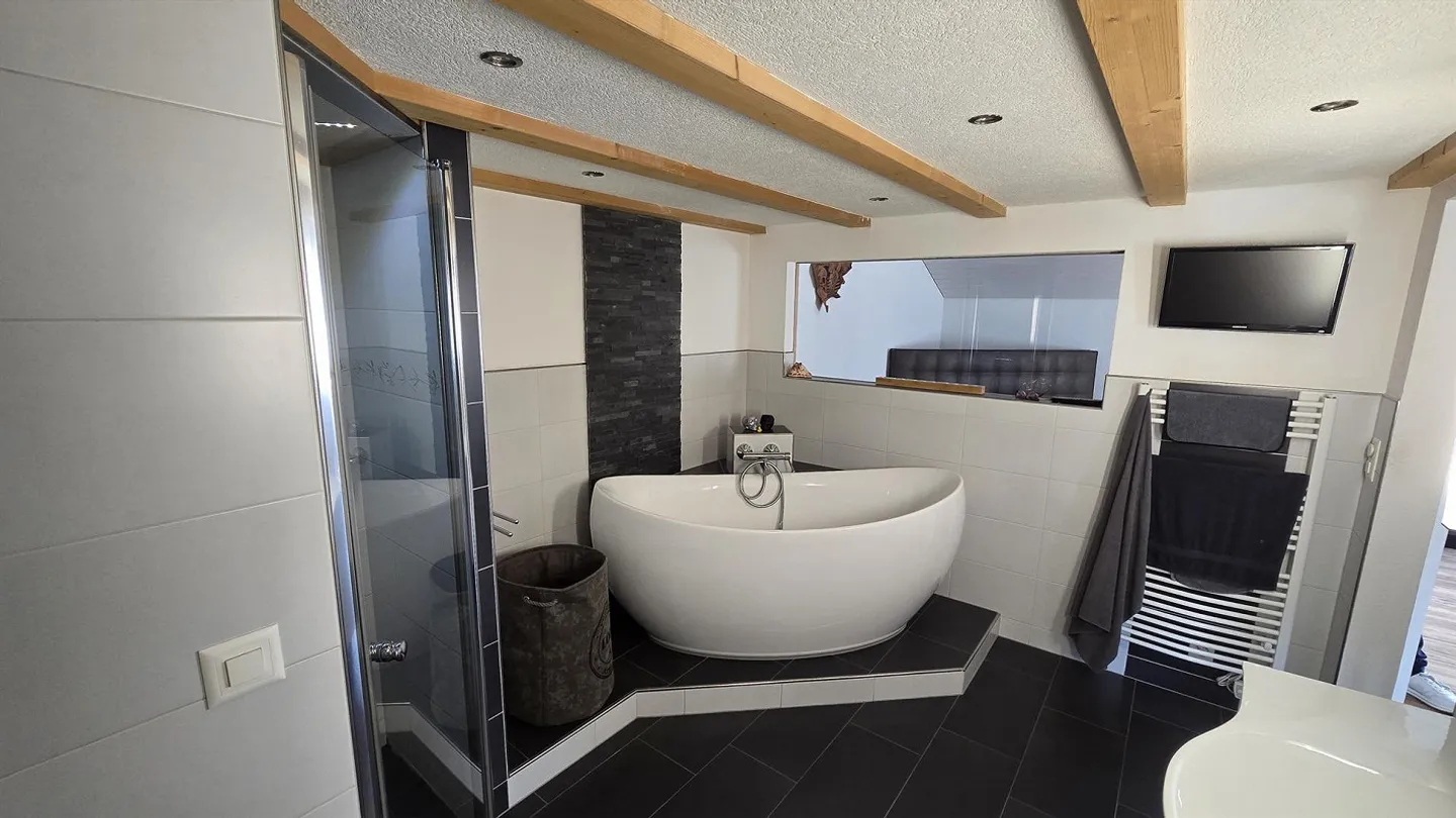 Maison individuelle de 5 pièces – Vivre au cœur du village de Bönigen - Photo 13 sur 21