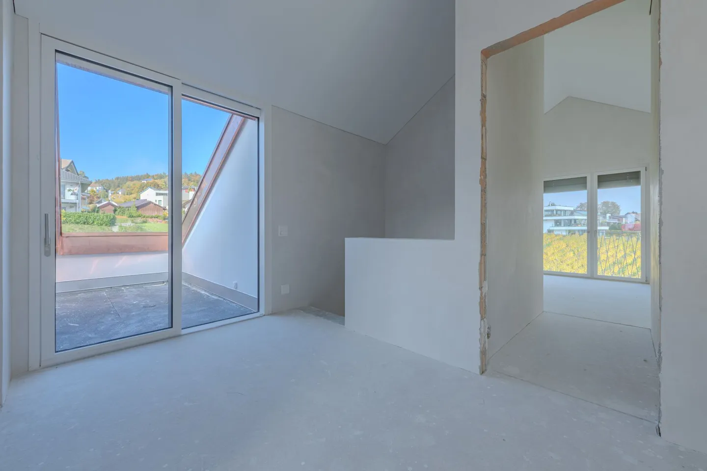 LARGE REAL ESTATE - Exclusive 4.5-room maisonette apartment in Lugnorre - Photo 11 of 14