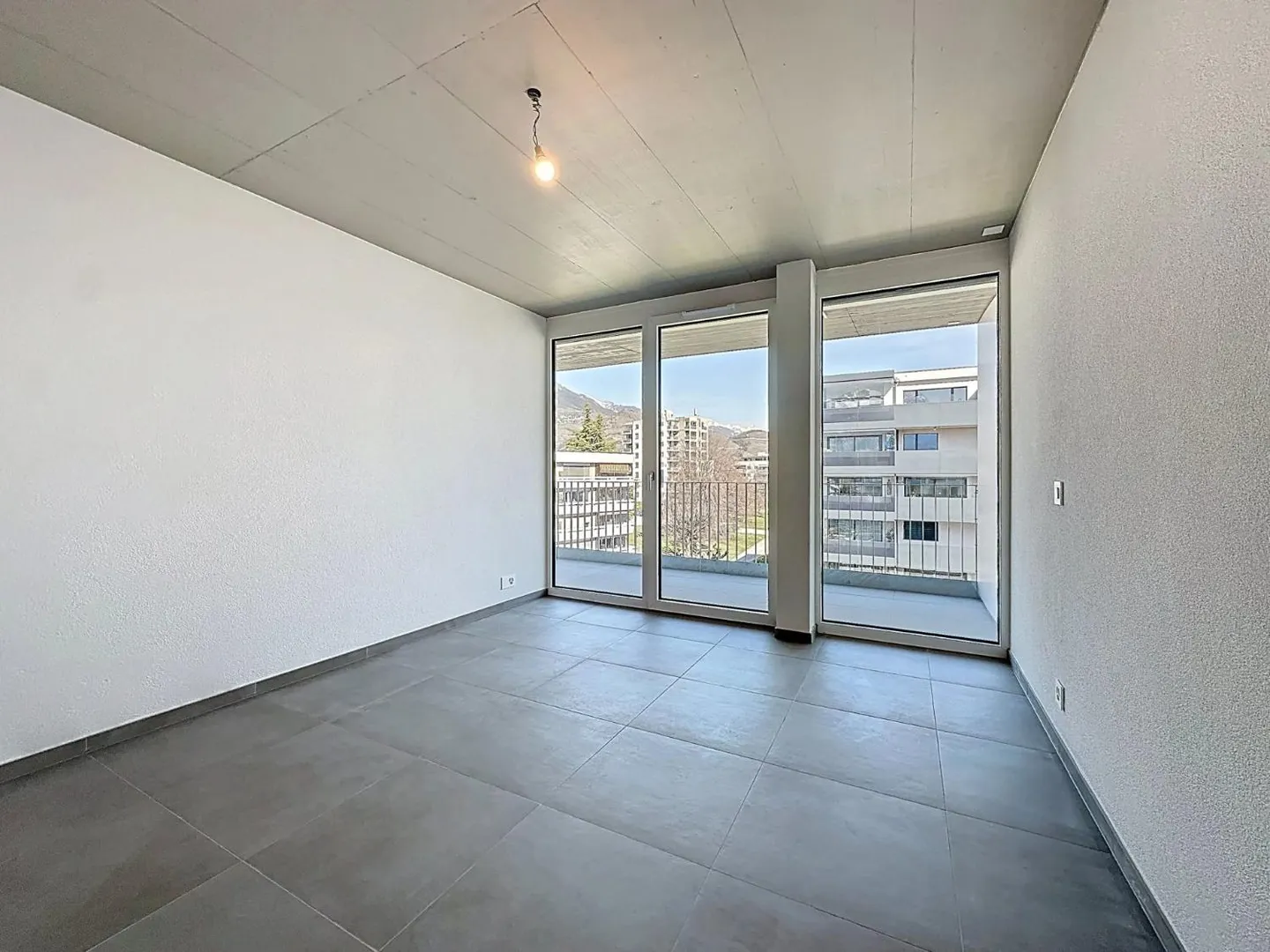 Appartamento di lusso 4.5 locali a Conthey con vista panoramica - Foto 7 di 13