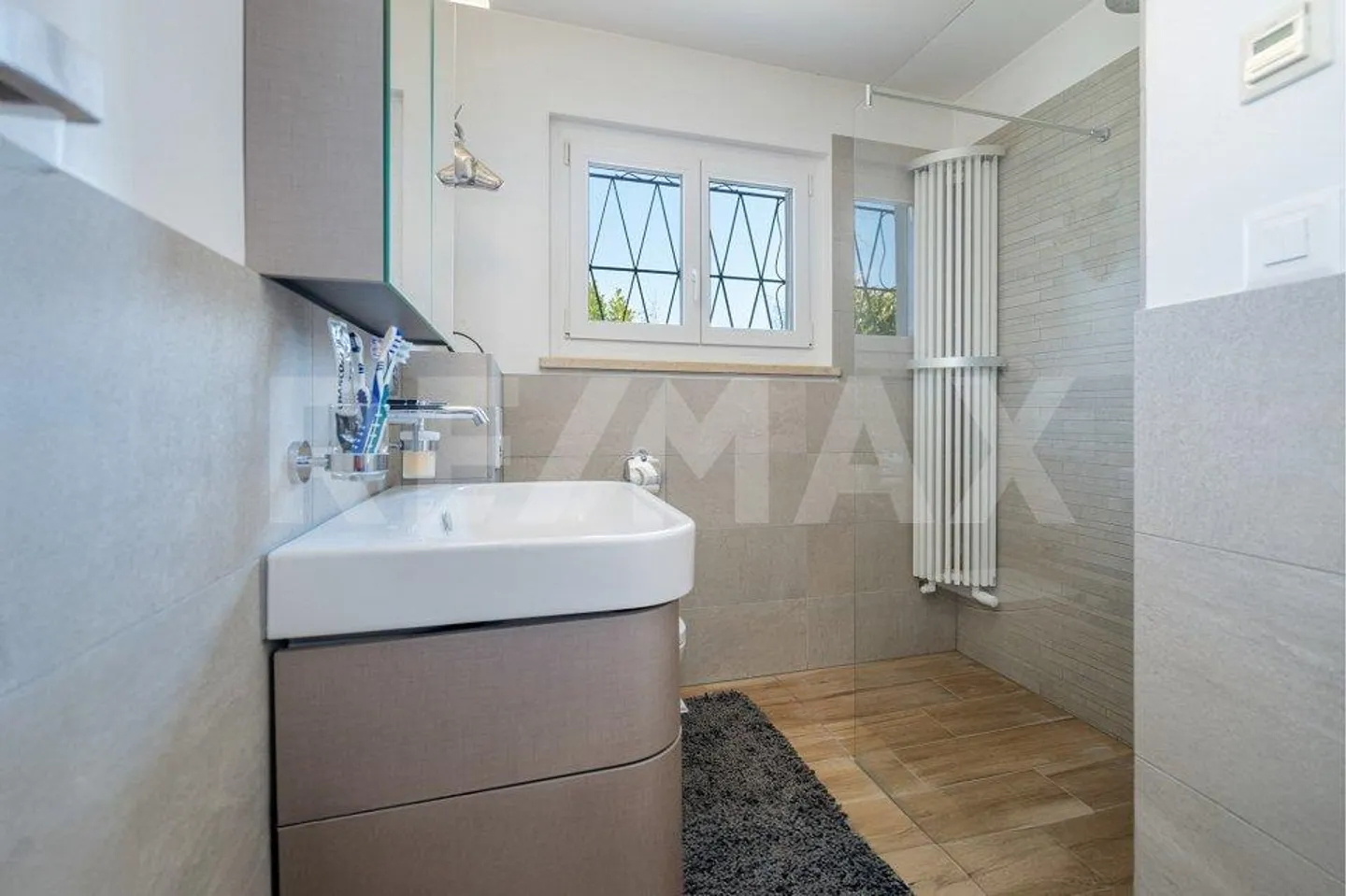 Sole e vista panoramica: Casa unifamiliare con appartamento separato - Foto 6 di 13