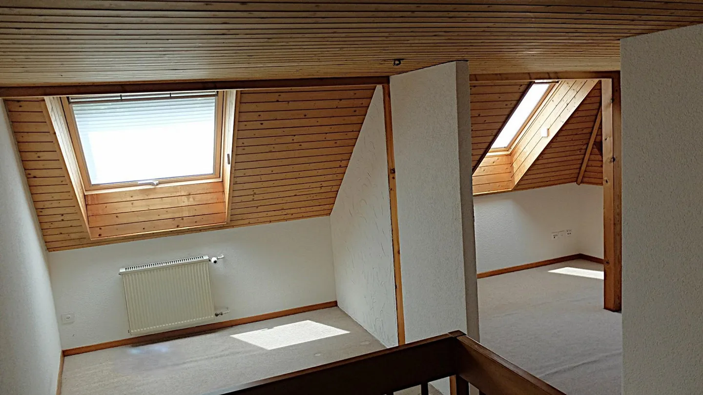 Two-sided attached 4 ½-room single-family house with parking space - Photo 7 of 10