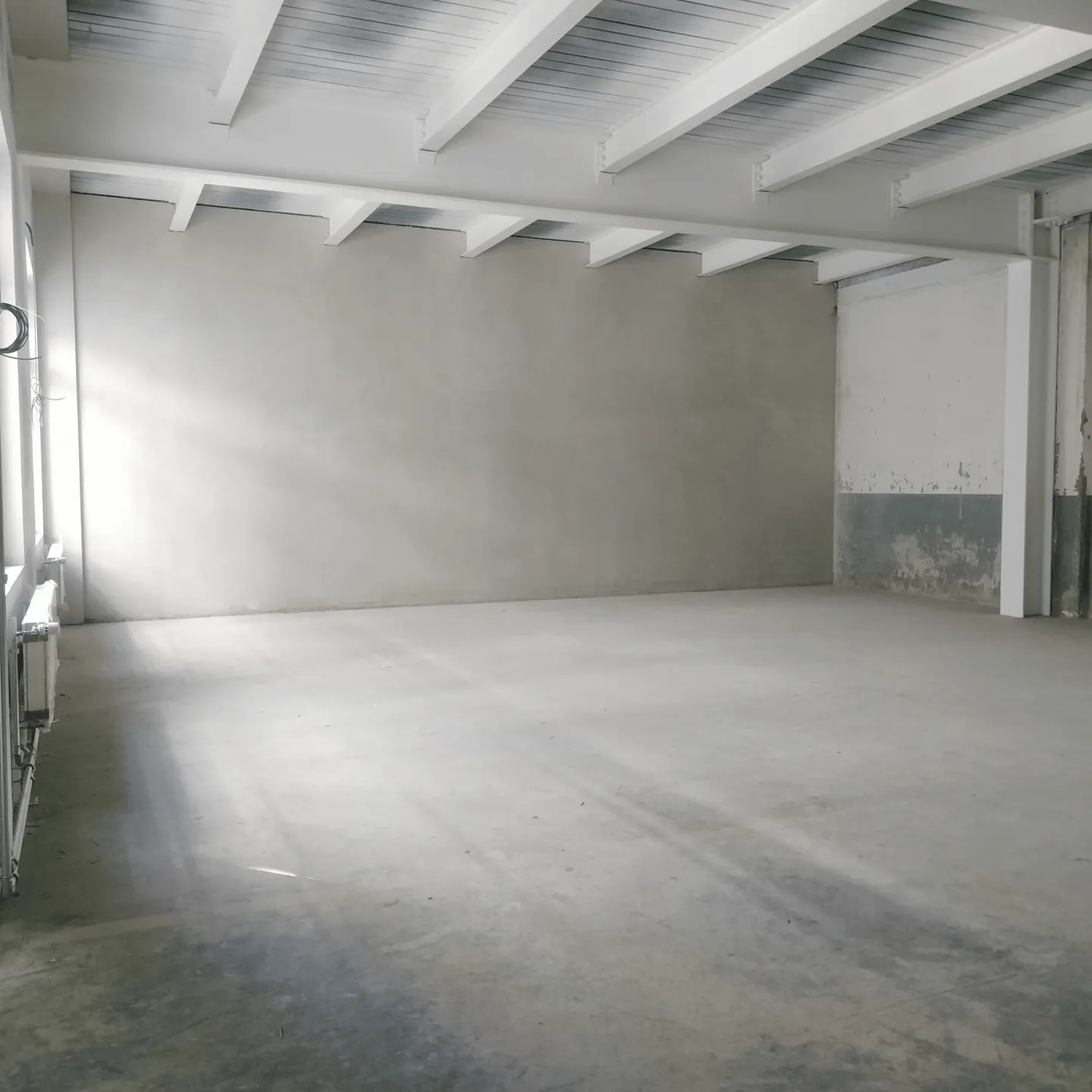 Spazio commerciale con fascino di edificio storico nel mezzo dell'area Bernapark - Foto 5 di 8