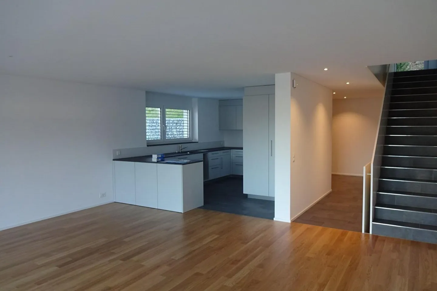 Your house on the south slope with terrace and garden - Photo 5 of 13