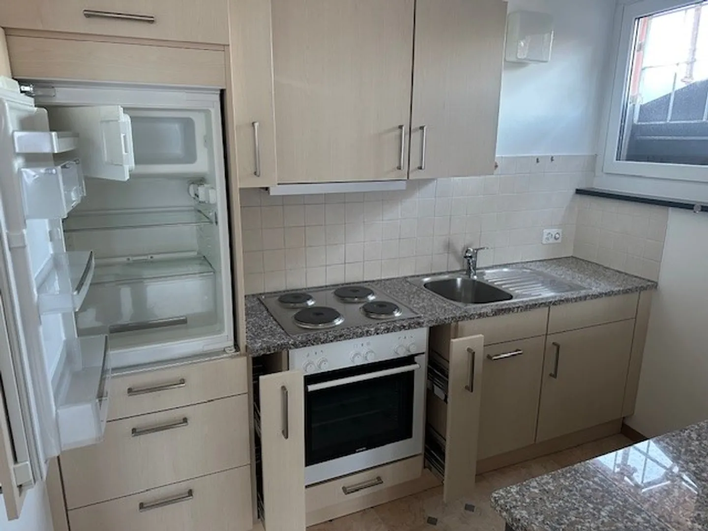 We rent a beautiful apartment in the heart of Ascona - Photo 6 of 8