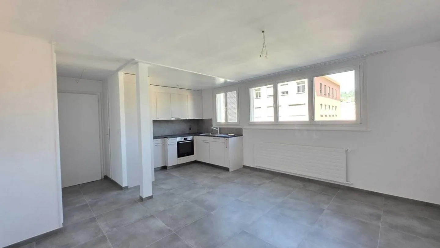 Beautiful renovated apartment - Photo 9 of 11