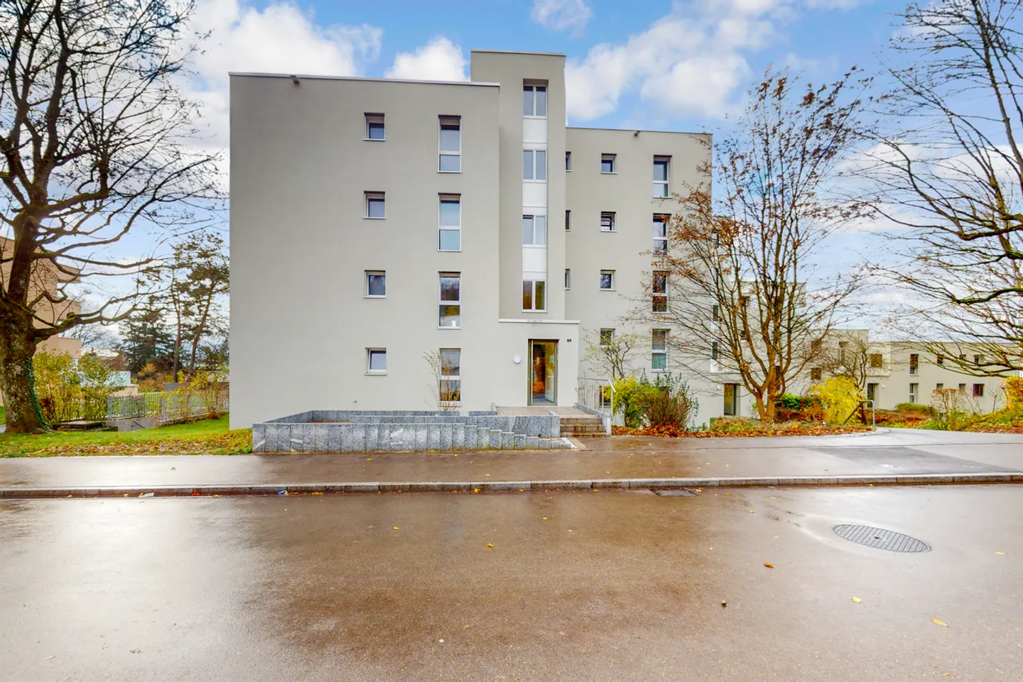 Appartamento moderno con balcone sud - Foto 2 di 8