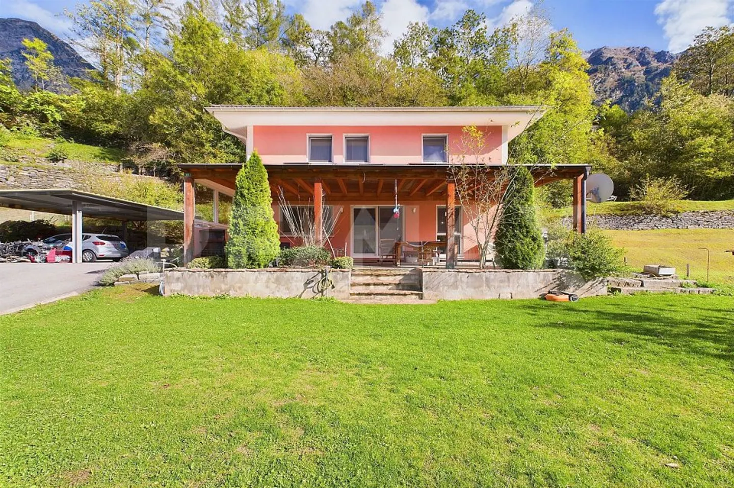 Modern Family Home with Garden - Photo 1 of 13